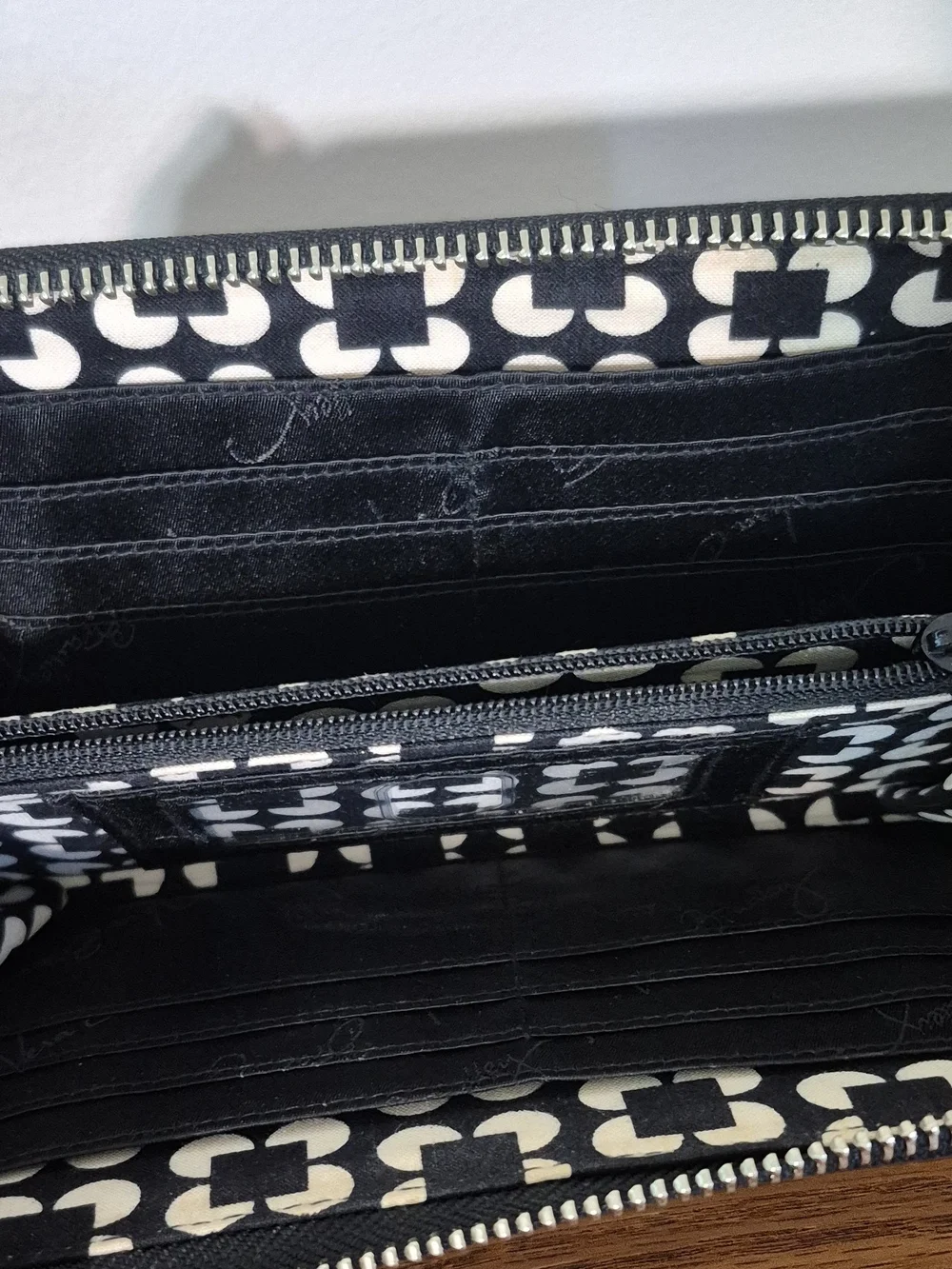 Vera Bradley Black Woman's Zip Around Wallet - Picture 4 of 5